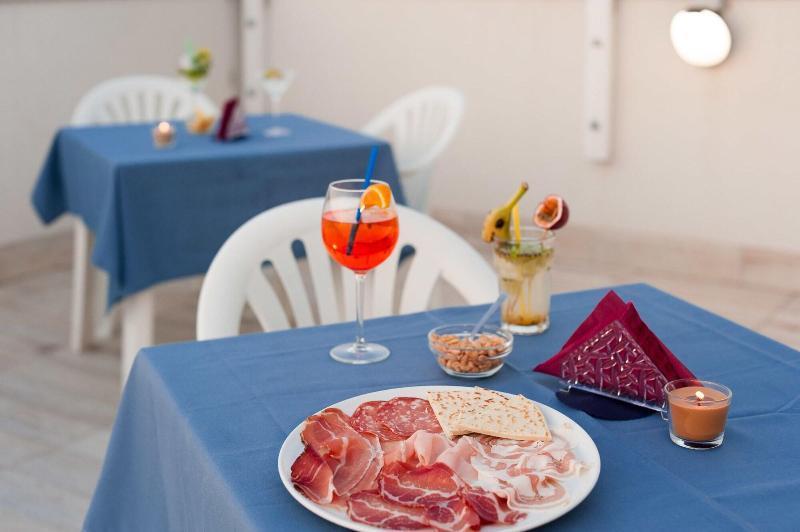 Regina Hotel E Ristorante Punta Marina Zewnętrze zdjęcie