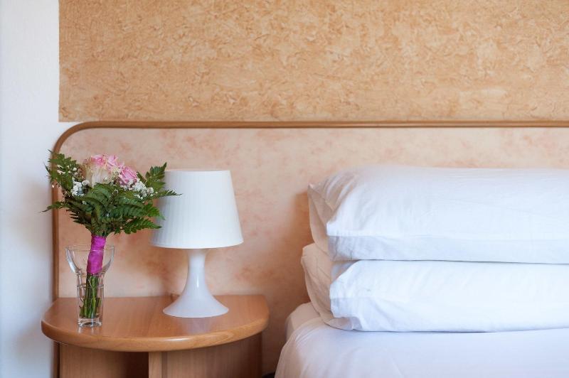 Regina Hotel E Ristorante Punta Marina Zewnętrze zdjęcie