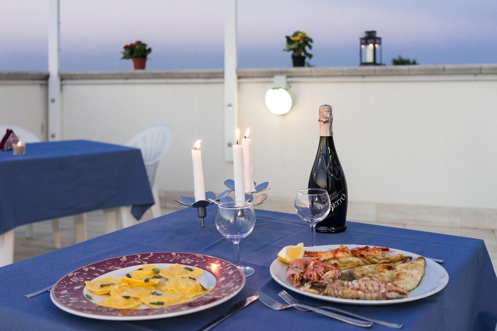 Regina Hotel E Ristorante Punta Marina Zewnętrze zdjęcie