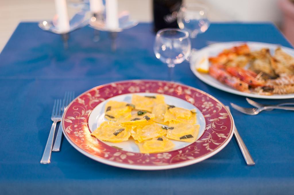 Regina Hotel E Ristorante Punta Marina Zewnętrze zdjęcie