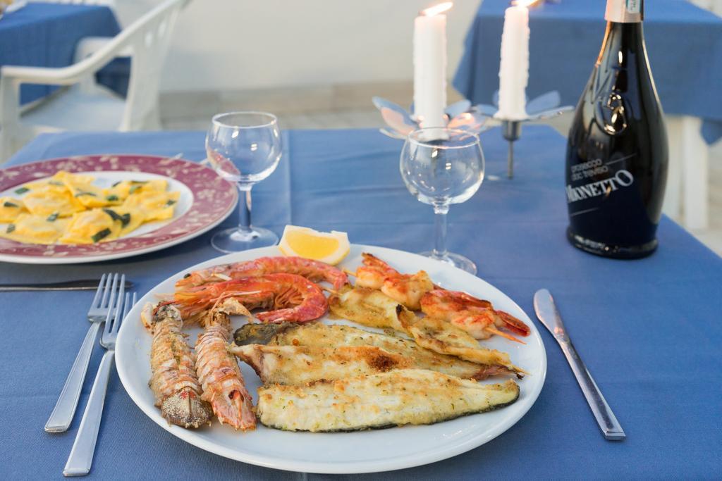 Regina Hotel E Ristorante Punta Marina Zewnętrze zdjęcie