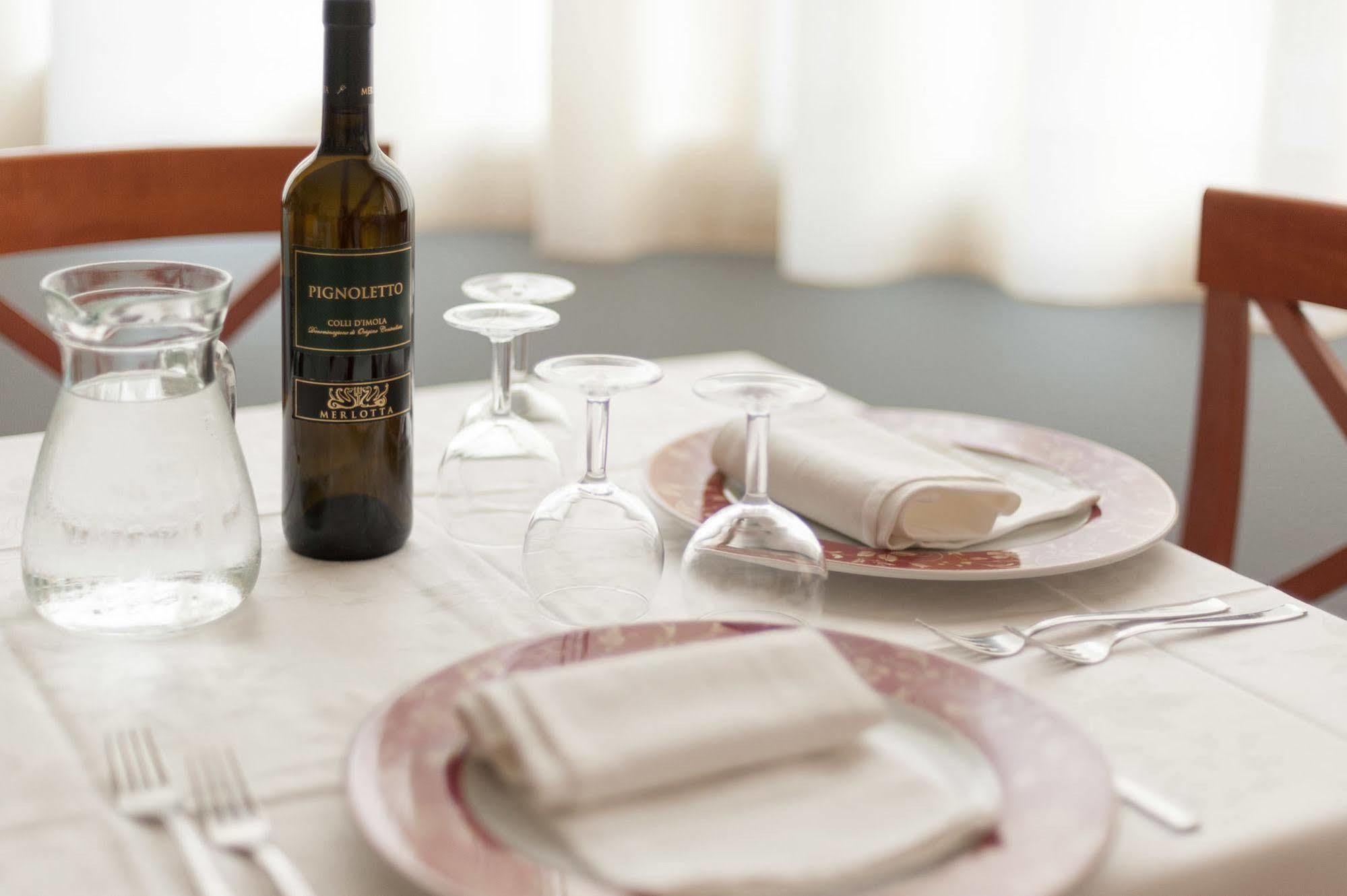 Regina Hotel E Ristorante Punta Marina Zewnętrze zdjęcie