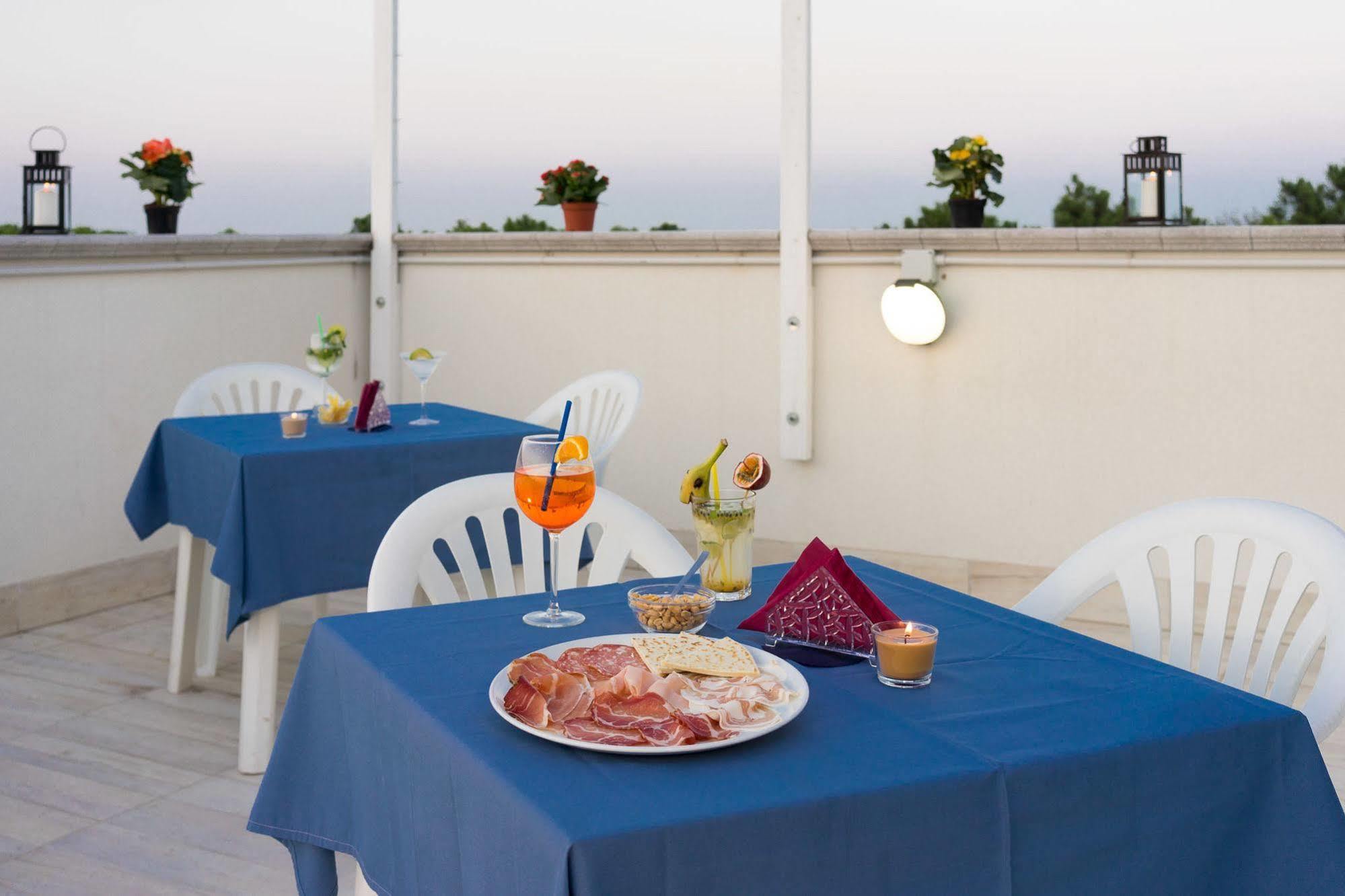 Regina Hotel E Ristorante Punta Marina Zewnętrze zdjęcie